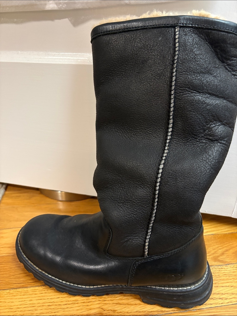 UGG Black Leather Shearling-Lined Women’s Winter Boot